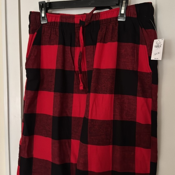 Old Navy, black and red flannel pajamas, size large elastic waistband NWT - Picture 3 of 8